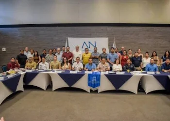 Encabeza Pablo Gutiérrez operativo para limpiar Laguna Nichupté