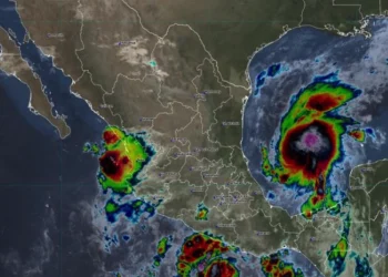 Tormenta tropical Isaias se intensifica en Veracruz y Yucatán
