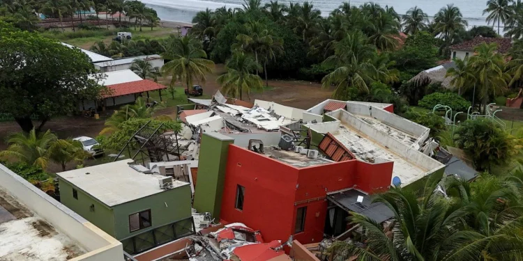 Comunidades afectadas por terremoto en Panamá aún aisladas