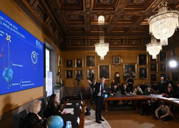 Francis Halzen gana el Nobel de Física 2026 por neutrinos cósmicos