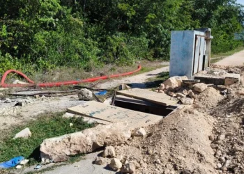 Autoridades y empresas revisan obras en Playa del Carmen