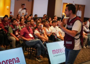 Gino Segura resalta avances sociales en Quintana Roo