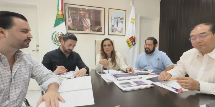 Mara Lezama refuerza estrategia contra el sargazo en Cancún