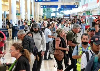 Protestas de transportistas causan vuelos perdidos en Cancún