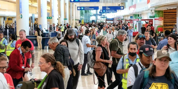 Protestas de transportistas causan vuelos perdidos en Cancún