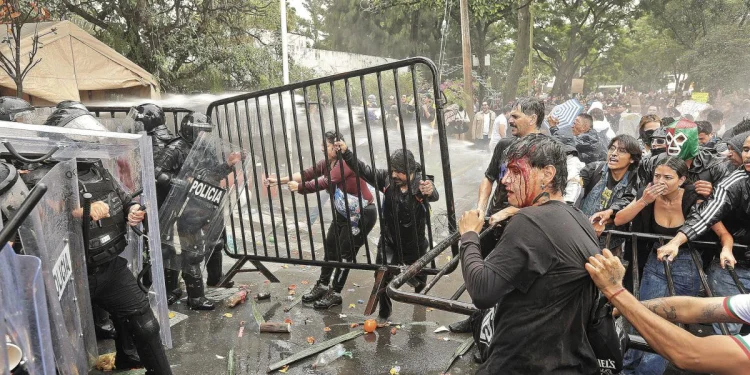 Crisis del agua en Guadalajara genera protestas y enfrentamientos