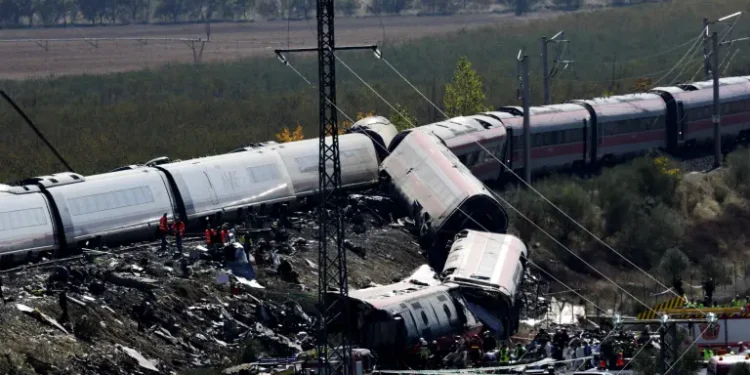 Mexicanos afectados por choque de trenes en España