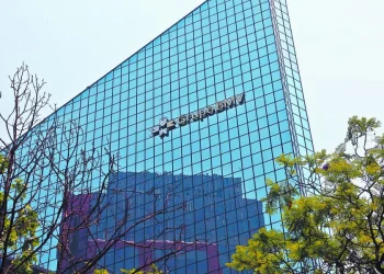 La Bolsa mexicana retoma ganancias con Grupo Carso y Televisa