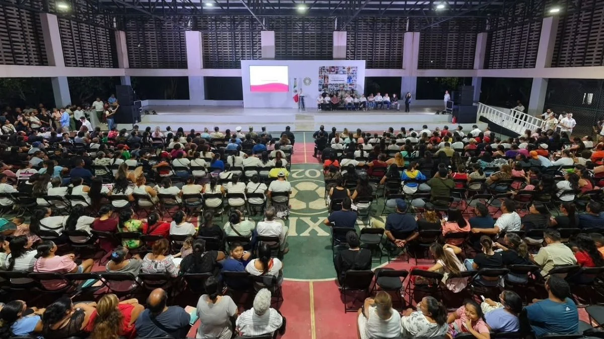 Ana Paty Peralta inicia gira de rendición de cuentas