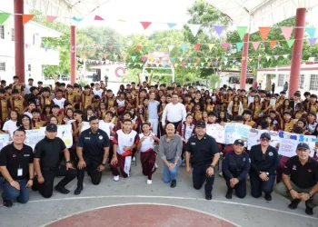 Impulsa Ana Paty Peralta bienestar emocional a jovenes con Taller de Salud Mental