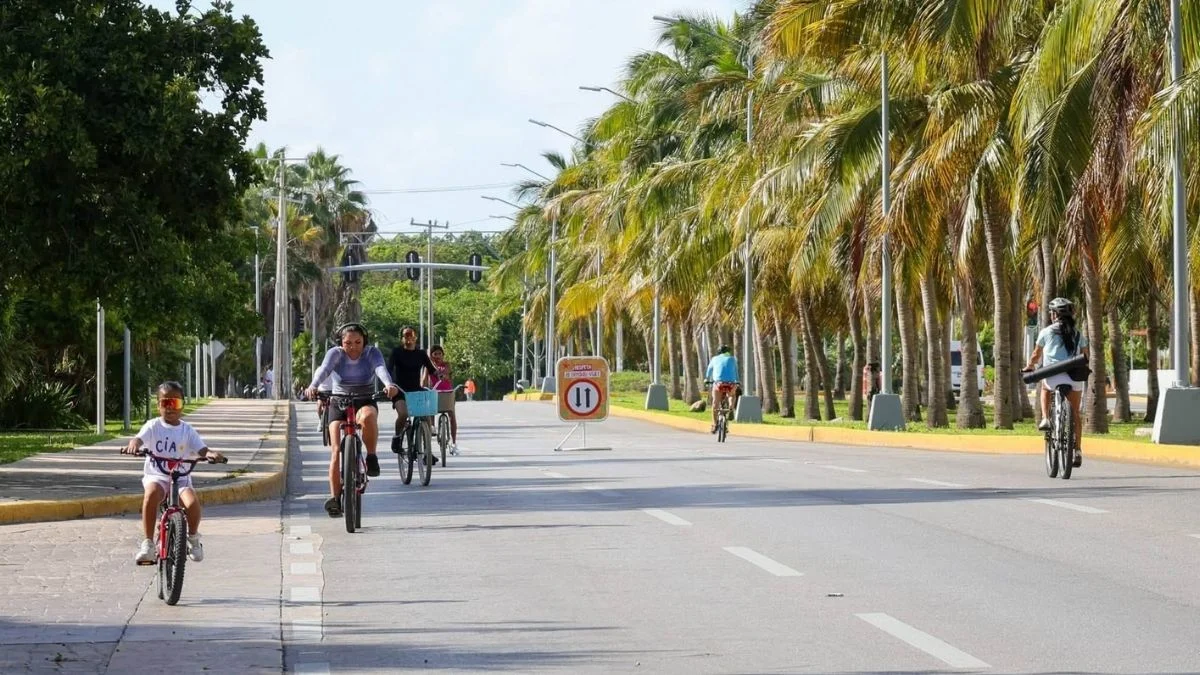 Paseo Cancunense en el Malecon Tajamar