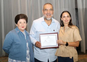 Impulsa Ana Paty Peralta diálogo con empresarios en Cancun