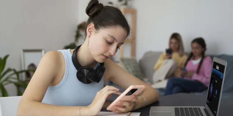 ChatGPT para adolescentes presenta riesgos inaceptables