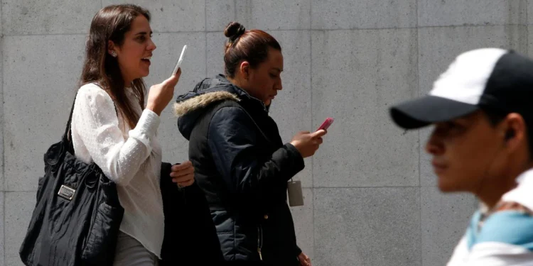 México reutiliza 70% de sus celulares y supera a EE.UU. y Canadá