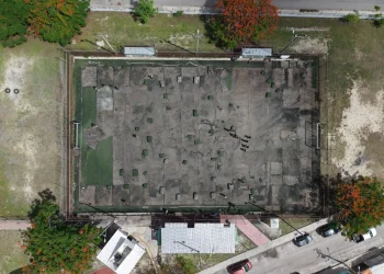 Diez espacios deportivos en Cancun estrenan pasto sintetico