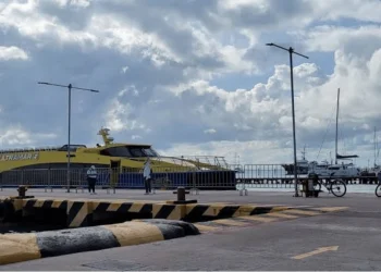 Cierran el puerto en Isla Mujeres por lluvias: qué se suspende y qué pasa con el ferry