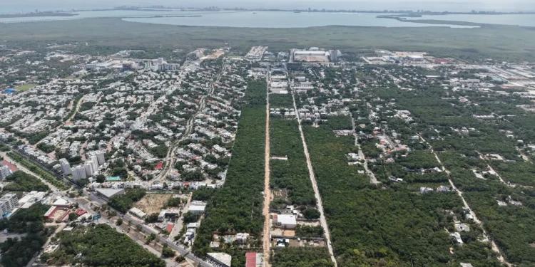 Revisan servicios y equipamiento en las supermanzanas de Cancun