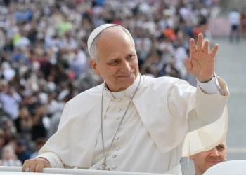 Papa León XIV es operado por cáncer pulmonar