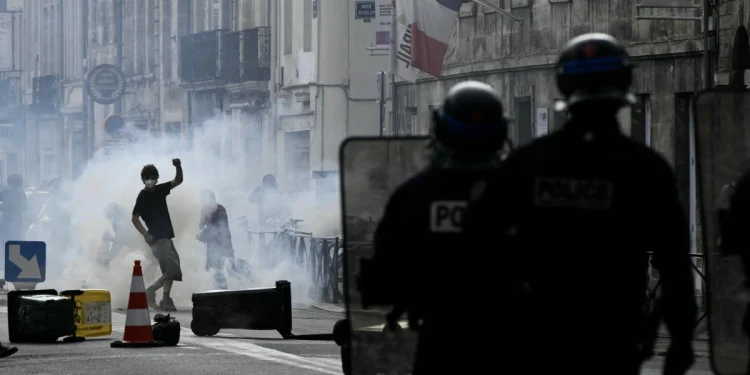 Trump culpa al islam por los disturbios en Francia