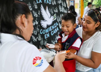 Llevan feria Sembrando la Paz al preescolar 20 de Noviembre en Cancun