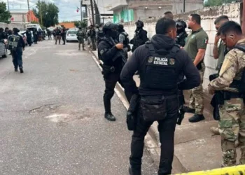 Exalumnos armados irrumpen en secundaria de Coahuila: matan a subdirectora