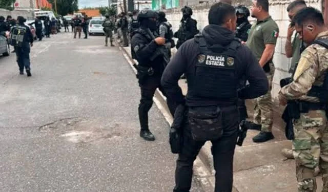 Exalumnos armados irrumpen en secundaria de Coahuila: matan a subdirectora