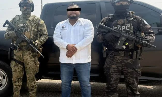 Arrestan a alcalde morenista de Puerto Aventuras y a funcionaria por presuntas amenazas