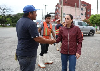 Despliegan 30 brigadas en Cancun tras lluvias constantes