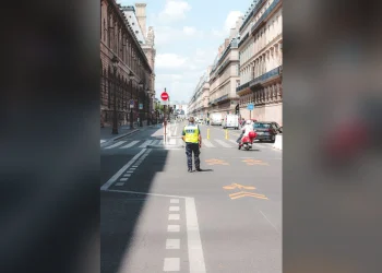 Toque de queda en París: qué zonas evitar si vuelas desde Cancún