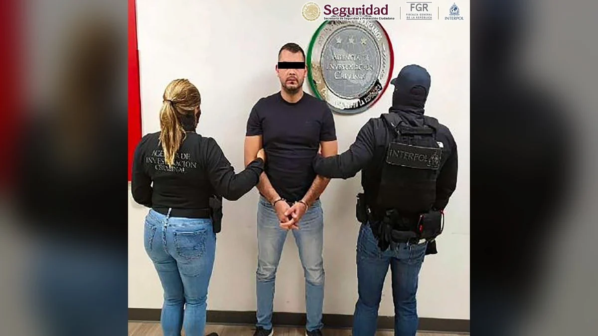Agentes de la FGR e Interpol custodian a Erick N, alias Trébol