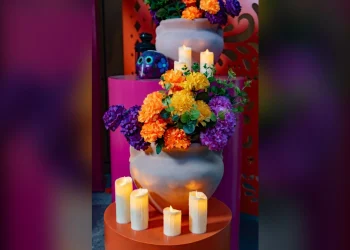 Veladoras y disfraces: cómo evitar quemaduras en altares de Día de Muertos