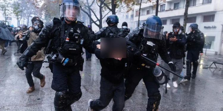 Estas en Paris o vas a viajar Museos cerrados y marchas este fin de semana