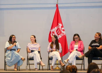 Cancun conmemora siete décadas y media de sufragio de las mujeres